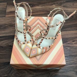 Brand new Valentino rockstuds heels